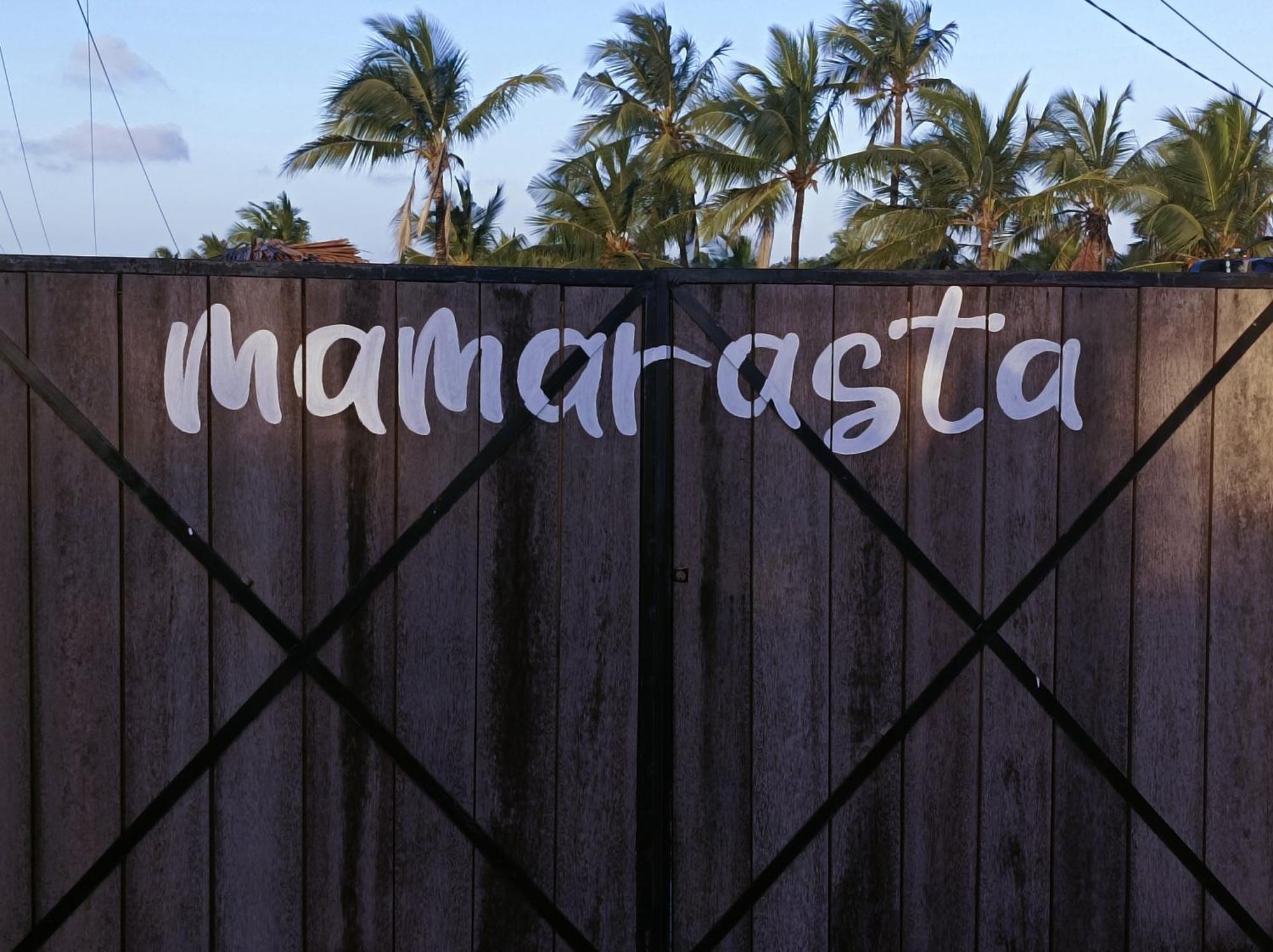 Mamarasta Bed & Breakfast Bwejuu Exterior photo