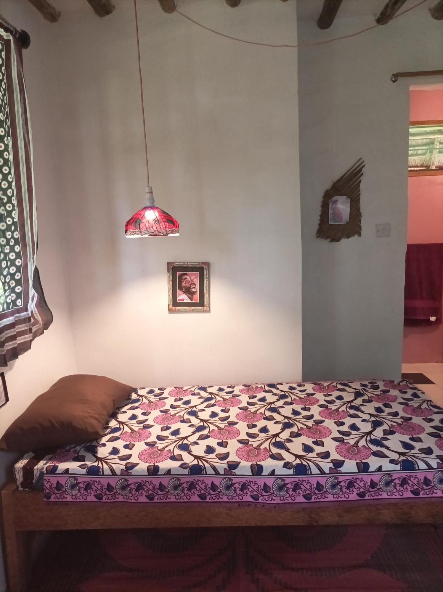 Mamarasta Bed & Breakfast Bwejuu Exterior photo