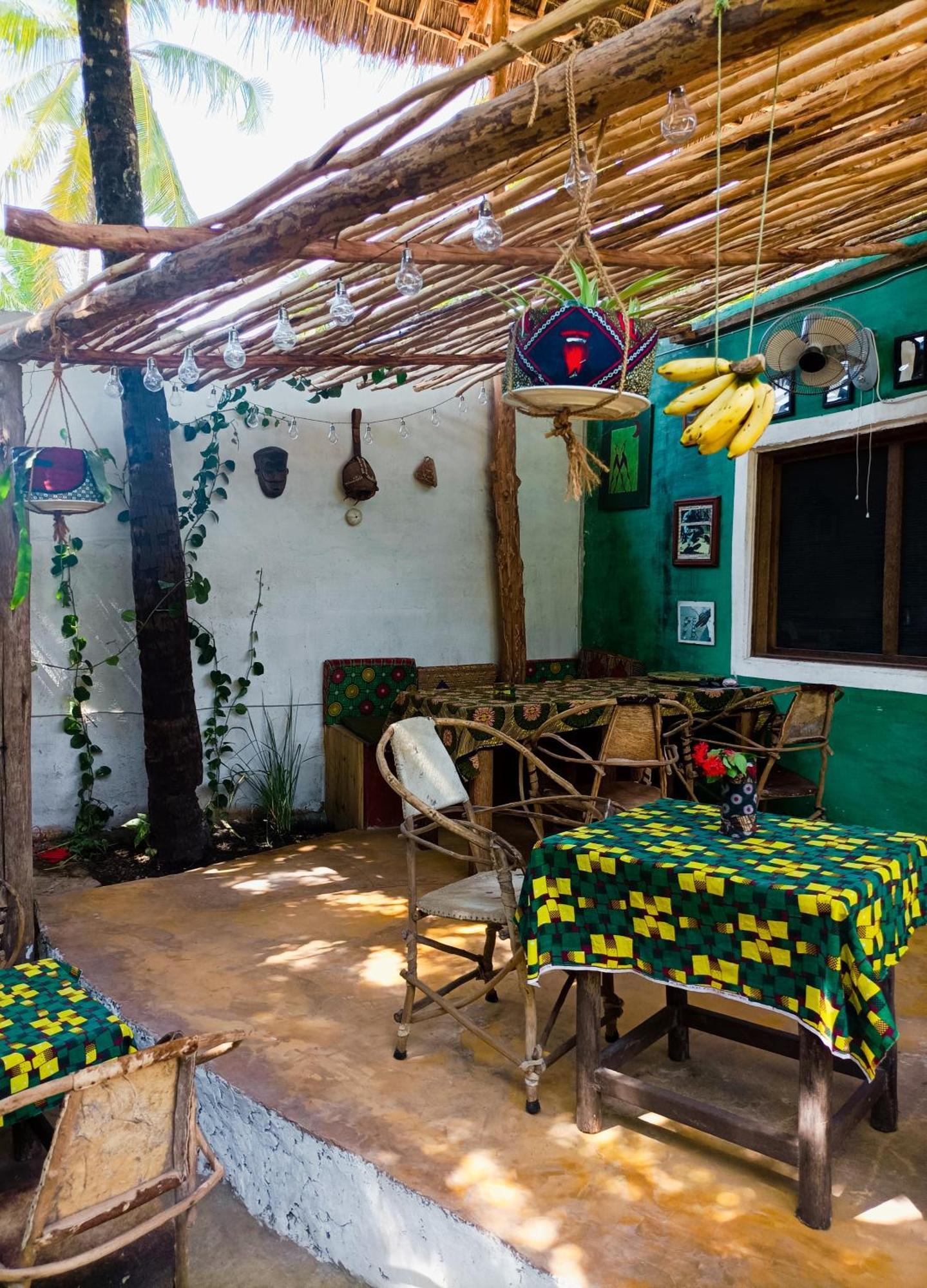 Mamarasta Bed & Breakfast Bwejuu Exterior photo